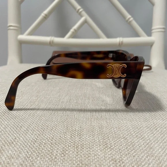 Celine TRIOMPHE worn just a few times. - Picture 3 of 5